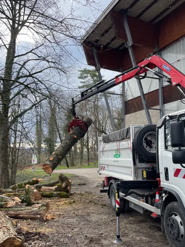 Évacuation au camion-grue